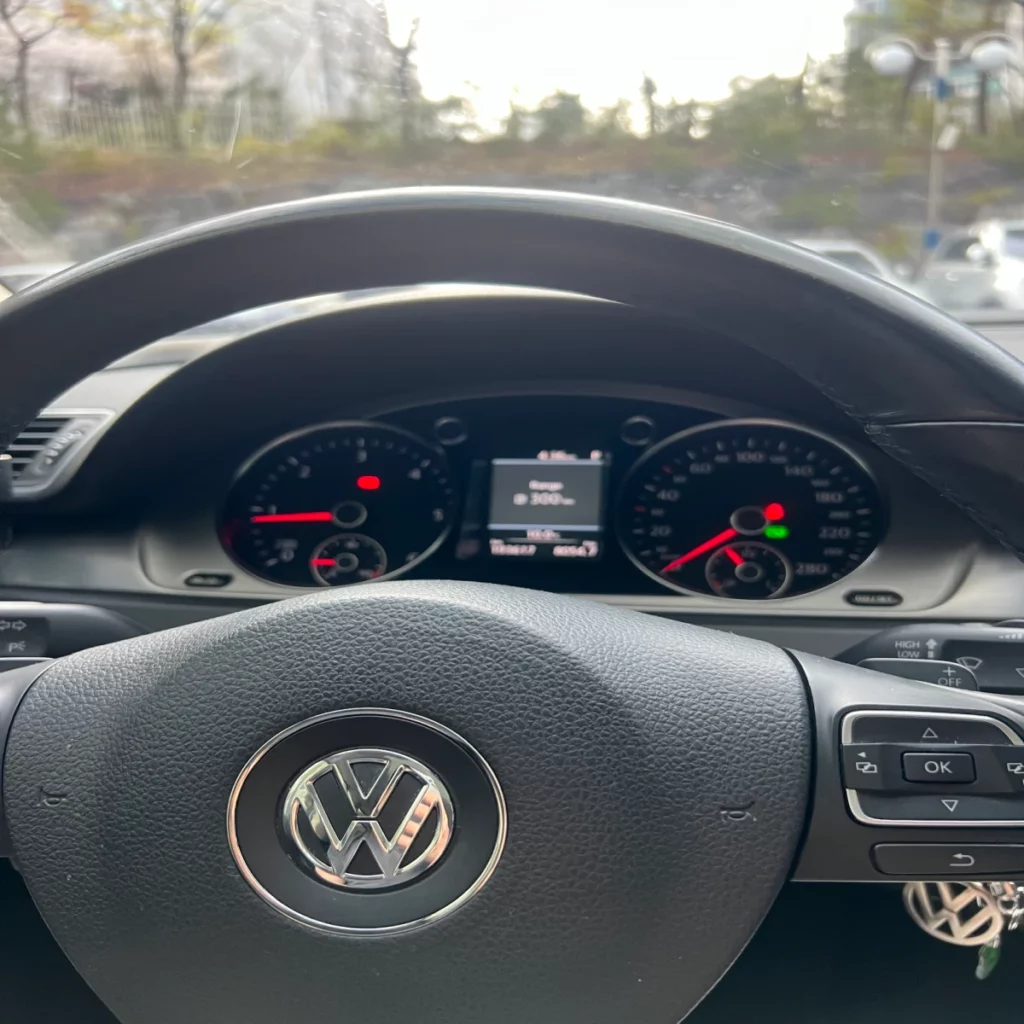 나의-폭스바겐-차량-내부-사진