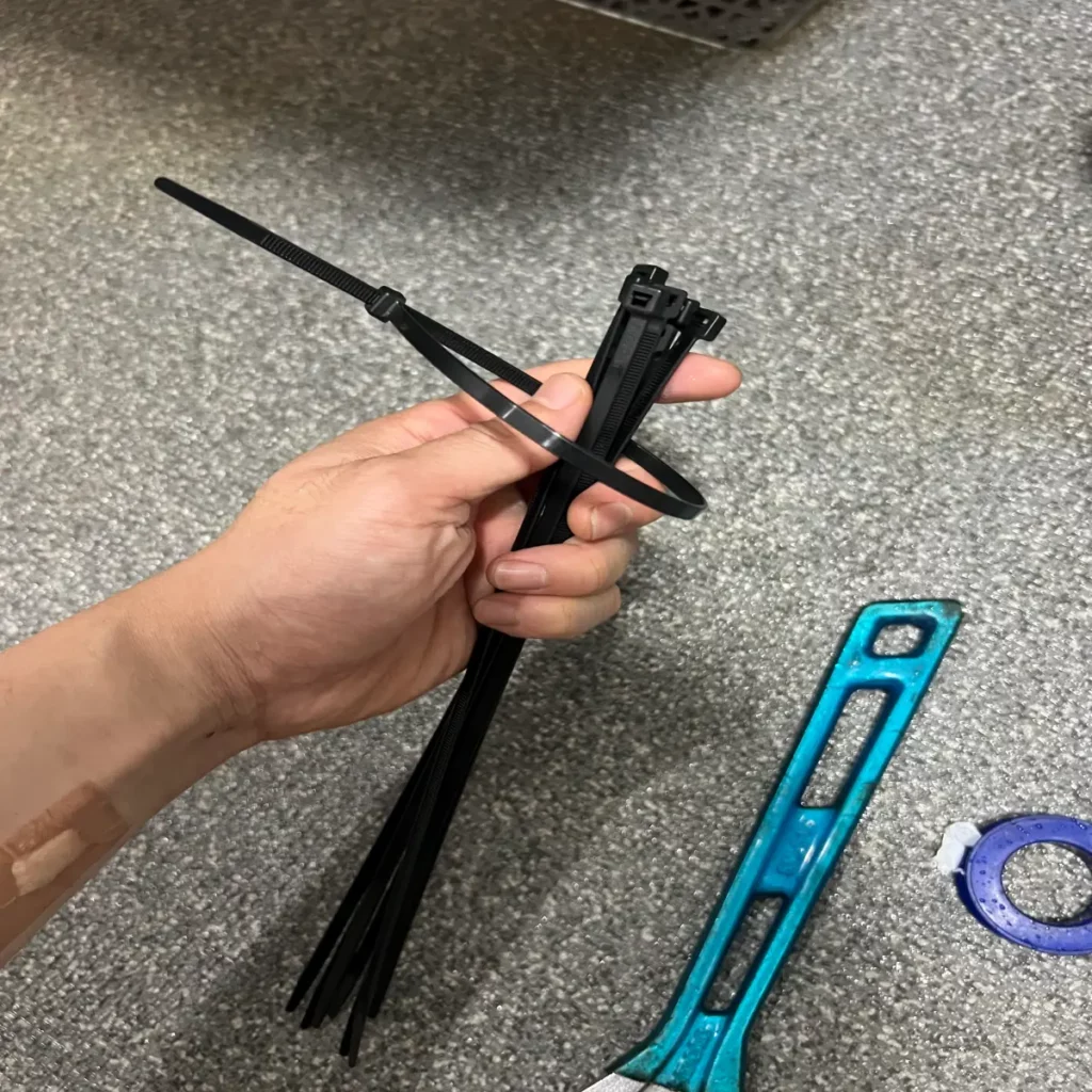 케이블타이-쪼우는-방법