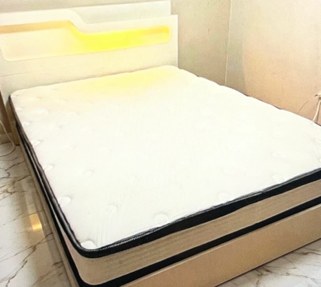 풍수지리 침대 머리방향 고민하며 찍은 침대사진