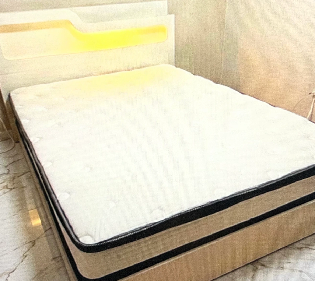 풍수지리 침대 머리방향 고민하며 찍은 침대사진