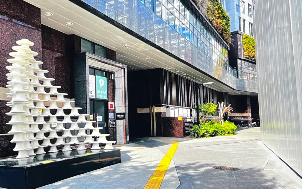 아파트-입구-사진