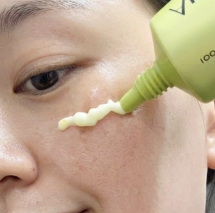 arencia 아렌시아 앰플 비타민c 부스터샷 후기 작성을 위해 혼자 얼굴에 바르는 셀카